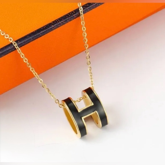 18K GOLD PLATED H Enamel Pendant Necklace - Picture 2 of 5